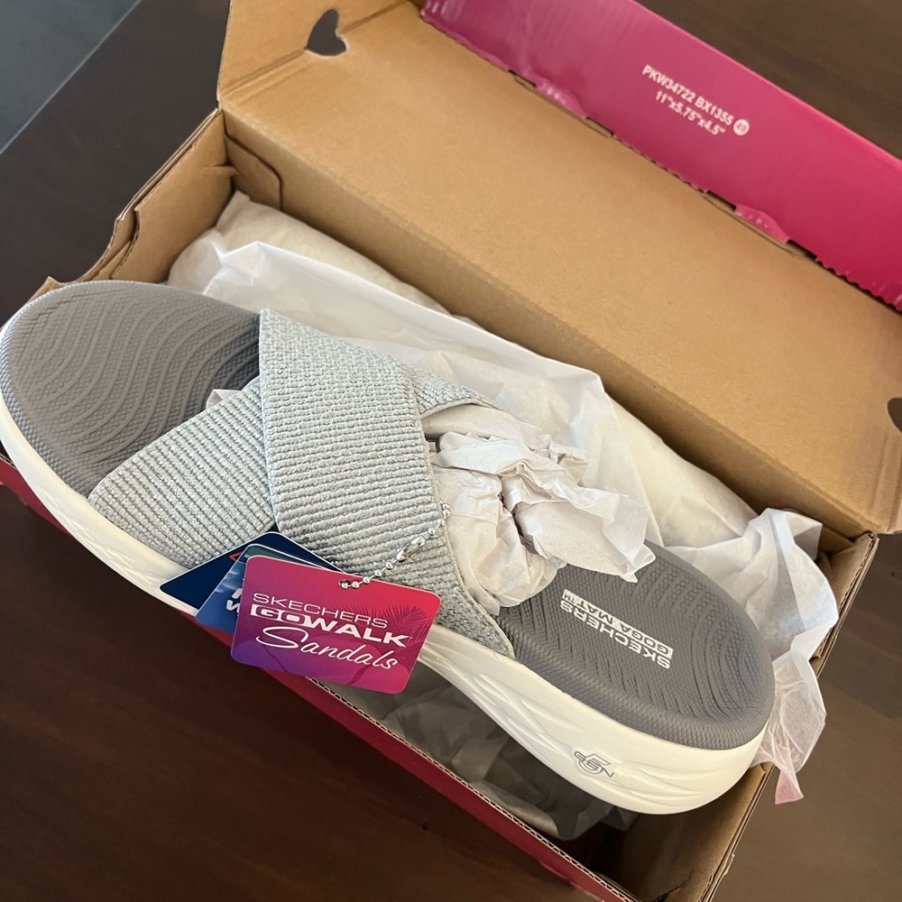 Sketchers sandals size 7 NWT